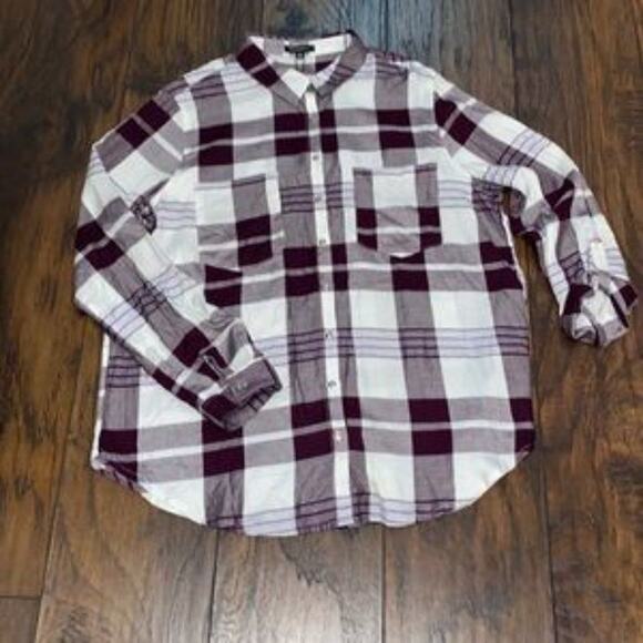 Dynamite Tops - Dynamite Plaid Button Up Shirt Size Small Purple and White